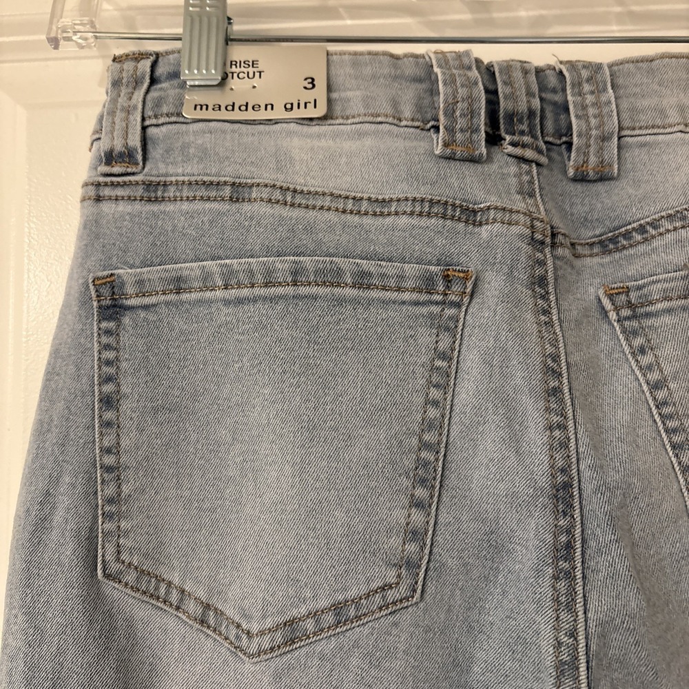 Madden Girl Mid Rise Boot Cut Jeans Light Wash Juniors Size 3 - Picture 6 of 16